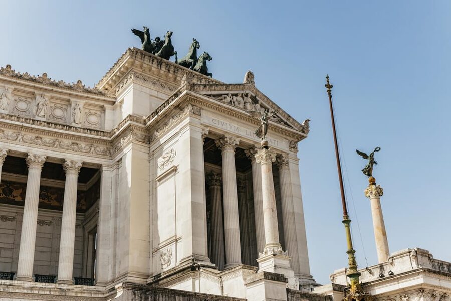Rome: Altar of the Fatherland Elevator and Museum Tickets - Begin with the Ancient Rome multimedia video