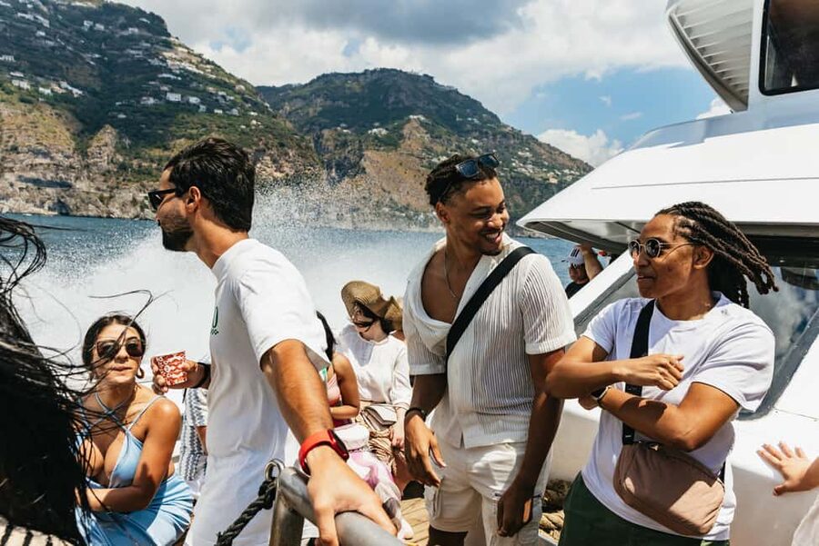 Rome: Amalfi Coast & Positano Day Trip with Coastal Cruise - Positano: 2.5 hours among steep lanes and sea views
