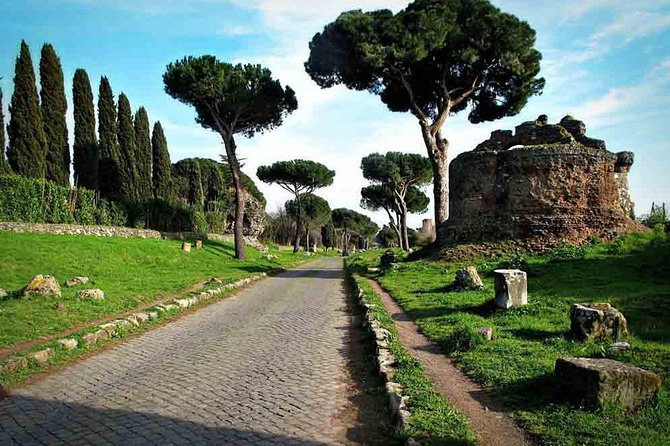 Rome:Appian Way E-bike Tour, Catacombs, Aqueducts & Transfer - Catacombs: 45 minutes below the road