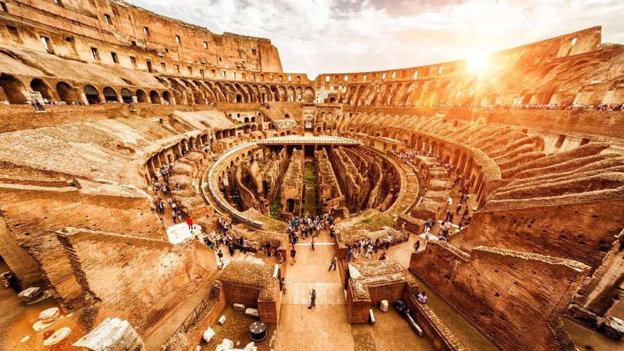 Rome: Arena of Colosseum, Roman Forum and Palatine Hill - Starting near Piazza Venezia with a 3D Rome preview