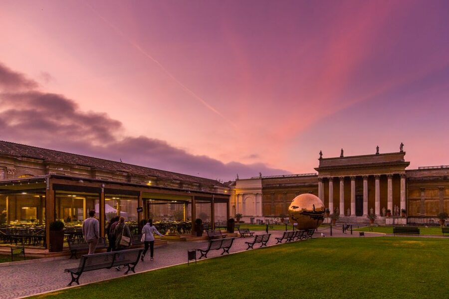 Rome: Breakfast & Tour of Vatican Museums & Sistine Chapel - Preparing for the Sistine Chapel