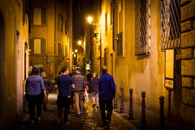 Rome by Night Walking Tour - Legends & Criminal Stories - Piazza Farnese and tales of crime