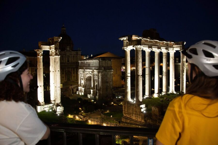 Rome: Cannondale E-Bike Evening Tour with Optional Dinner - Spanish Steps and Trevi Fountain by night