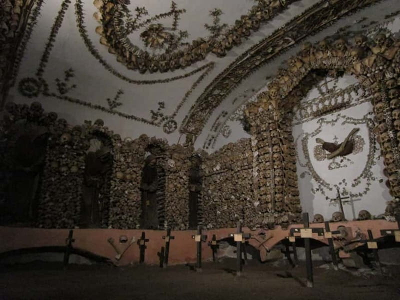 Rome: Capuchin Crypts Skip-the-Line Ticket and Tour - Why the Capuchin Crypt is more than a macabre curiosity
