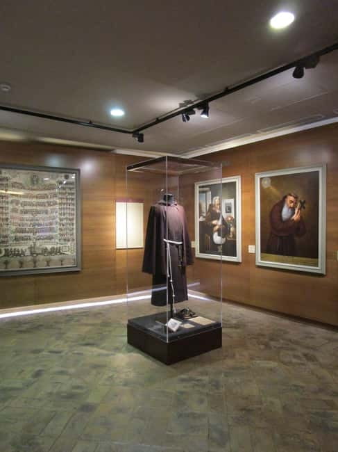 Rome: Capuchin Crypts Skip-the-Line Ticket and Tour - The Crypt of the Skulls and its hourglass