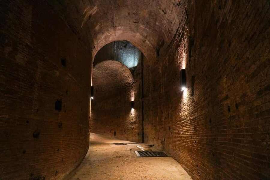 Rome: Castel Sant'Angelo Skip-the-Line Entry Ticket - Meeting the host and using the fast entrance