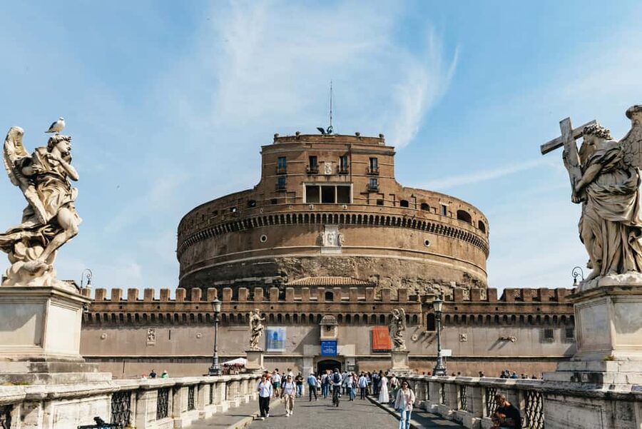 Rome: Castel Sant'Angelo Skip-the-Line Guided Tour - Why Castel Sant’Angelo feels different from other Rome sights