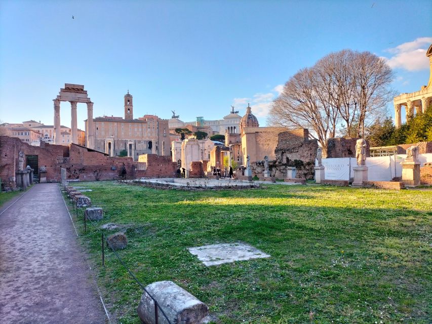 Rome: Colosseum and Ancient Rome Guided Walking Tour - Entering the Colosseum for 75 minutes