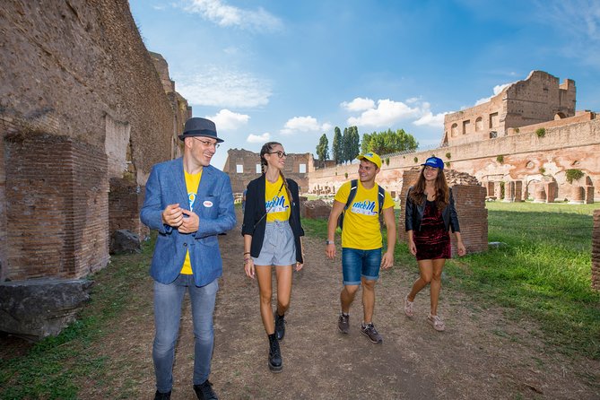 Rome: Colosseum Arena, Roman Forum & Palatine Hill Tour - Live guide or audio guide: choose carefully