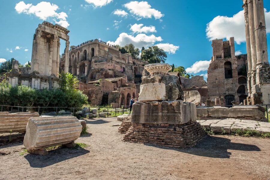 Rome: Colosseum Arena, Roman Forum & Palatine Tour - Guides, languages, and group choices