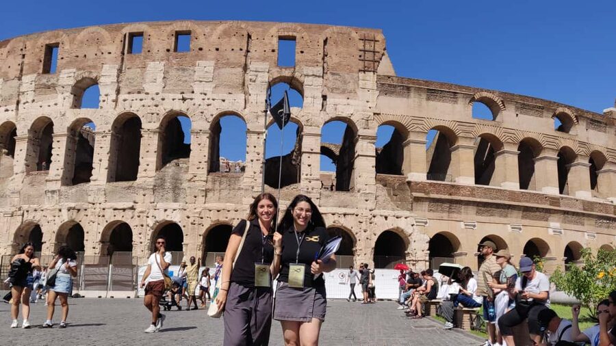Rome: Colosseum Express Entry with Audio Guide App - Finding the host and collecting your ticket