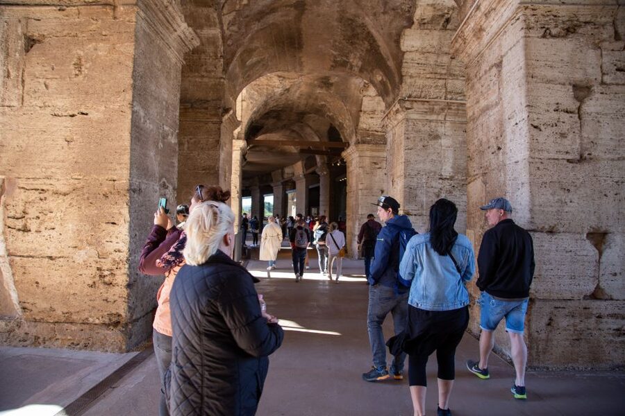 Rome: Colosseum Express Tour with Forum & Palatine Access - Climbing Palatine Hill for the views