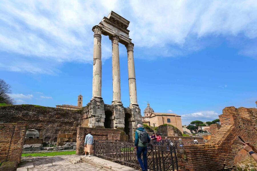 Rome: Colosseum & Forum with Audio Guide App -Optional Arena - Palatine Hill and the Best Views of the Visit