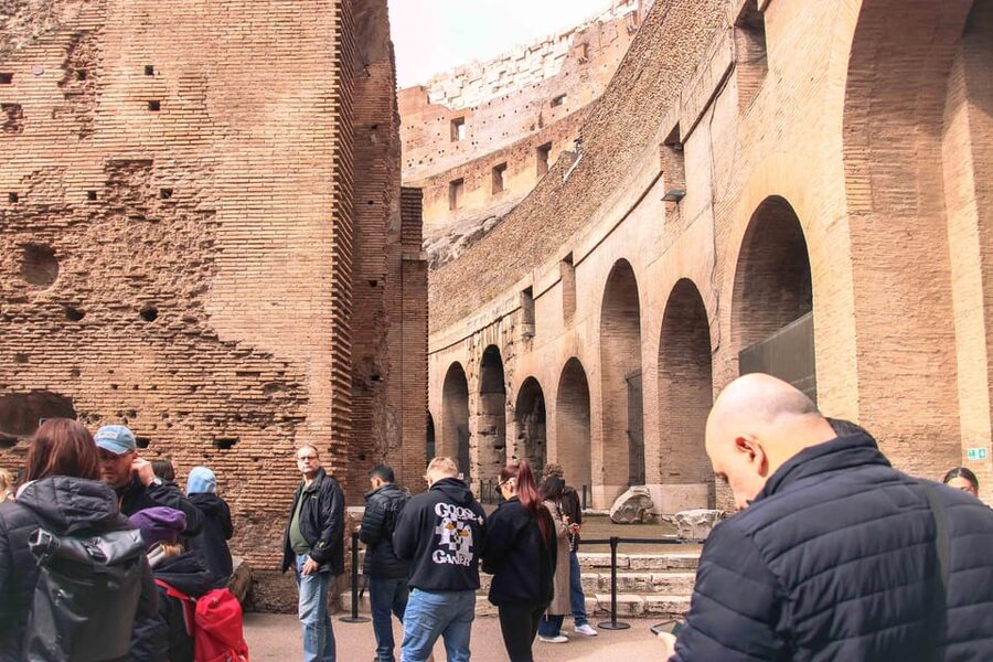 Rome: Colosseum & Forum with Audio Guide App -Optional Arena - Timing, Crowds, and What to Carry