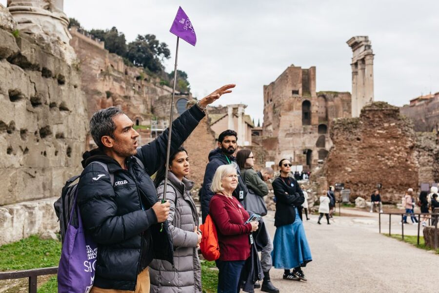 Rome: Colosseum, Palatine Hill & Roman Forum Guided Tour - Entering the Colosseum and seeing the first two levels