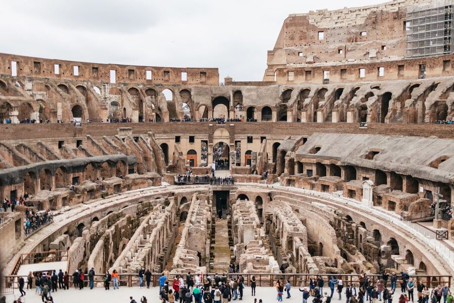 Rome: Colosseum, Palatine Hill & Roman Forum Guided Tour - Walking through Palatine Hill