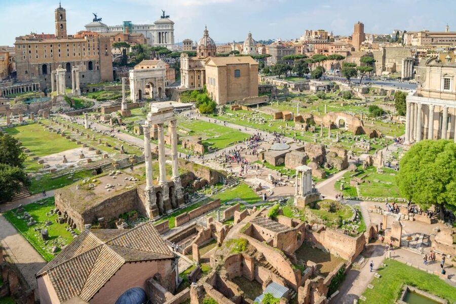 Rome: Colosseum, Roman Forum and Palatine Hill Group Tour - Guided tour or audio guide?