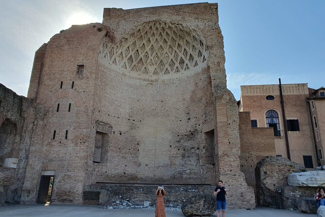 Rome: Colosseum, Roman Forum & Palatine Hill Experience - Palatine Hill and Rome’s founding stories