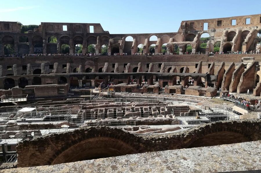 Rome: Colosseum, Roman Forum & Palatine Hill Tour - Choosing the full tour or the express version