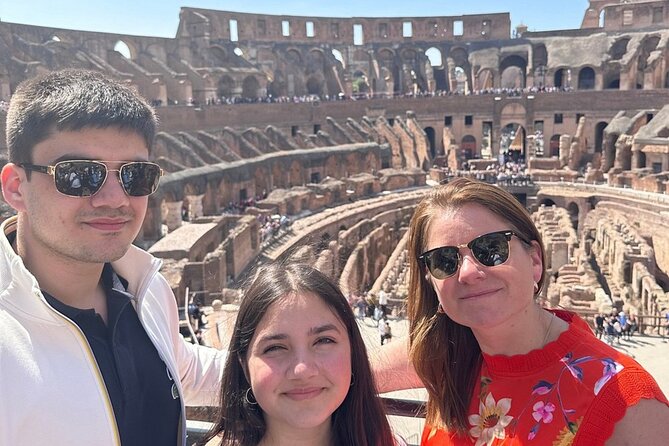 Rome: Colosseum, Roman Forum & Palatine Hill Visit + Audio Guide - Meeting the host near the Arch of Constantine