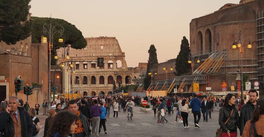 Rome: Colosseum, Roman Forum & Trajan's Market Exterior Tour - Reading the Roman Forum from the outside