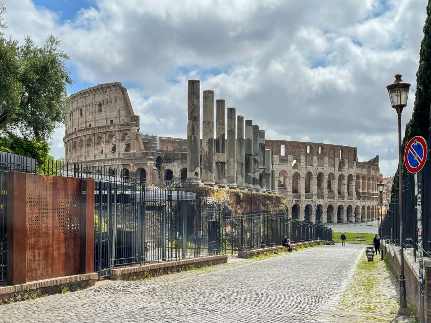 Rome: Colosseum Tour with Access to the Gladiator Arena - The guide makes or breaks the 60-minute tour