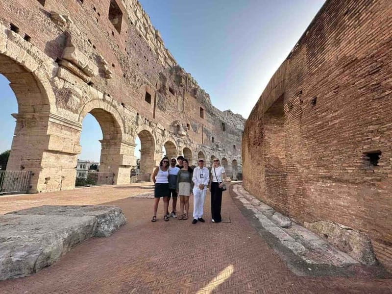 Rome: Colosseum VIP Top Floor 7 Pax Tour - Meeting your guide near the Colosseum