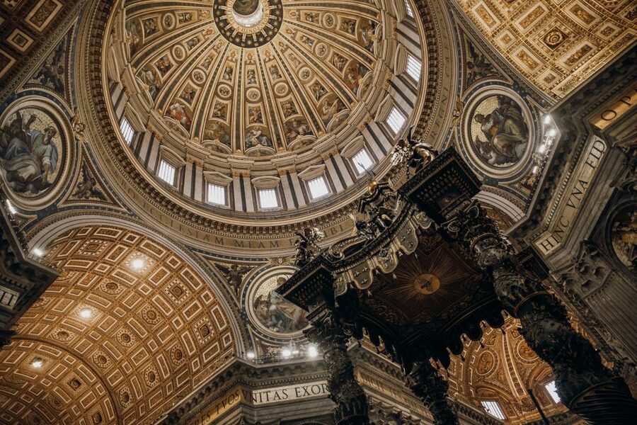 Rome: Early-Morning Vatican Museums and Sistine Chapel Tour - The Vatican Museums route, from courtyard to gallery