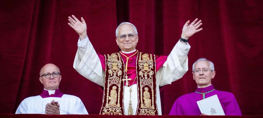 Rome: Escorted Papal Audience Experience with Entry Ticket - Meeting at The Rock Shop