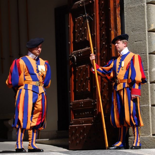 Rome: Escorted Papal Audience Experience with Entry Ticket - Clothing, Bags, and Other Rules