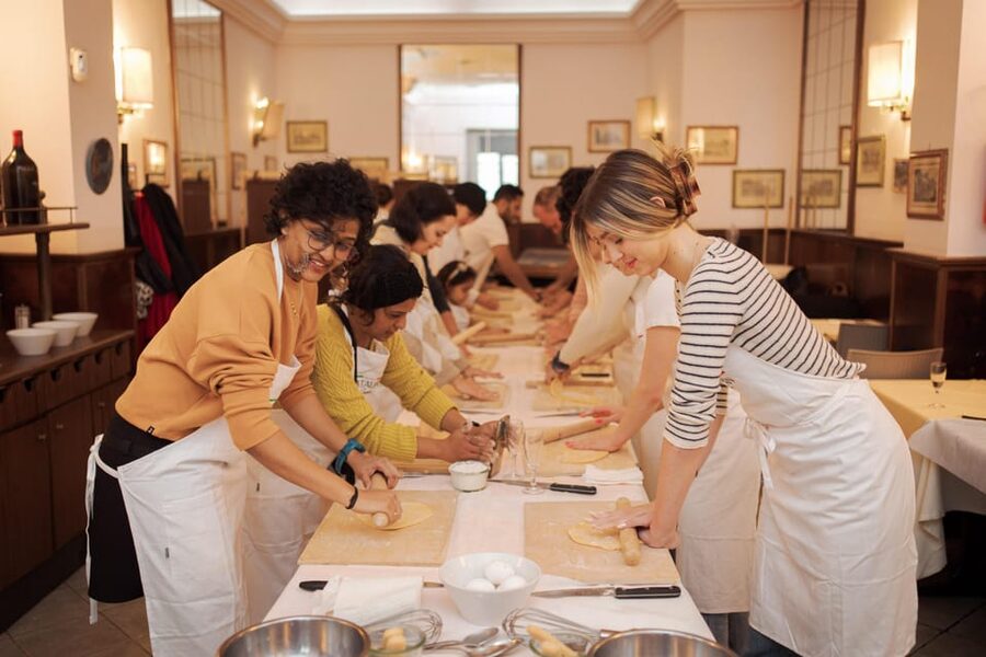 Rome: Fettuccine Pasta Cooking Class in Rome's City Center - What you do with the dough