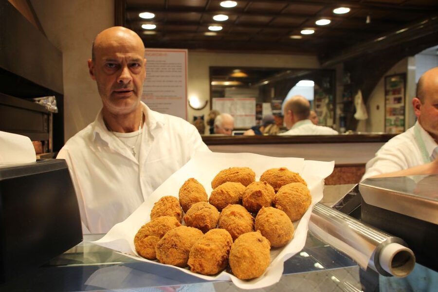 Rome: Food Tour and Wine Tasting in a Traditional Trattoria - Pizza by the slice and Rome’s crisp street food