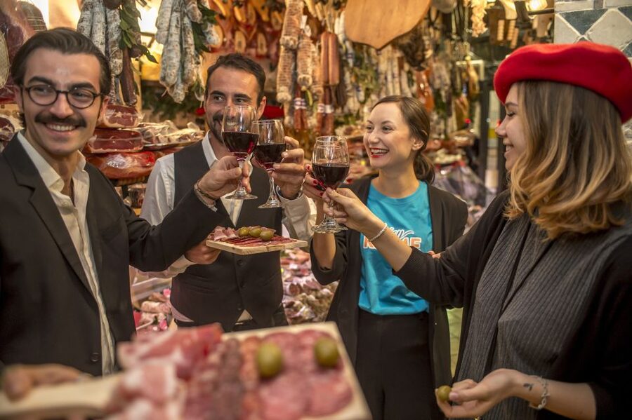 Rome: Food Tour and Wine Tasting in a Traditional Trattoria - Ending with gelato in Trastevere