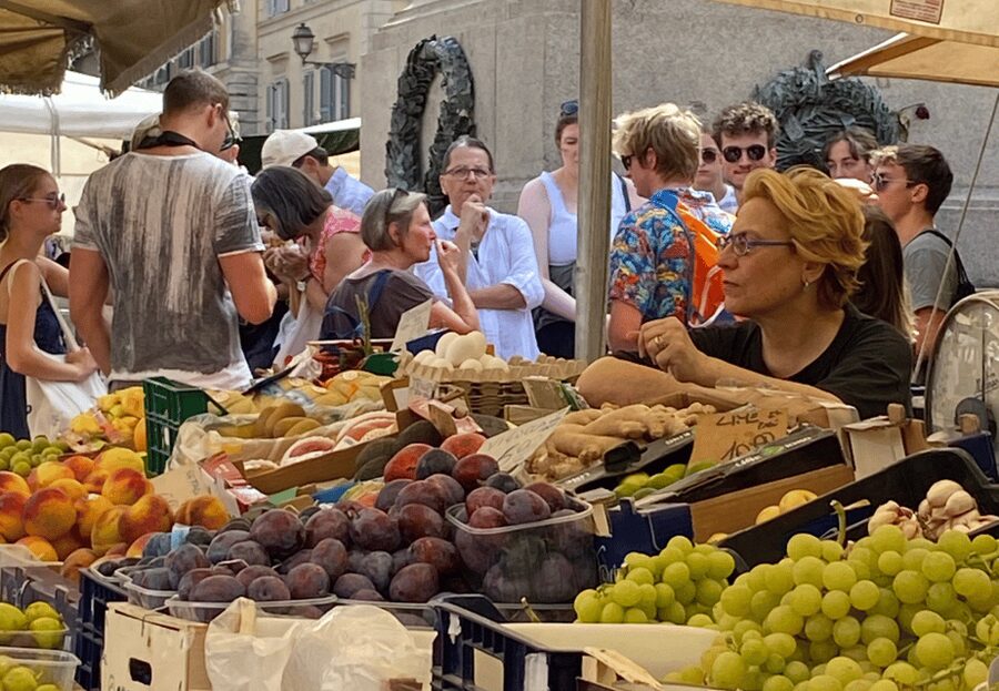 Rome: Food & Wine Tour of Campo de Fiori, Ghetto, Trastevere - Campo de’ Fiori: start with the market, when the stalls are open