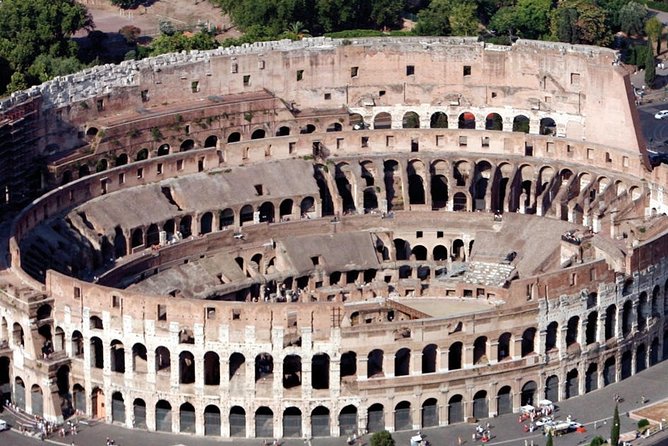Rome: Guided Group Tour of Colosseum, Roman Forum & Palatine Hill - Entering the Colosseum with a timed ticket