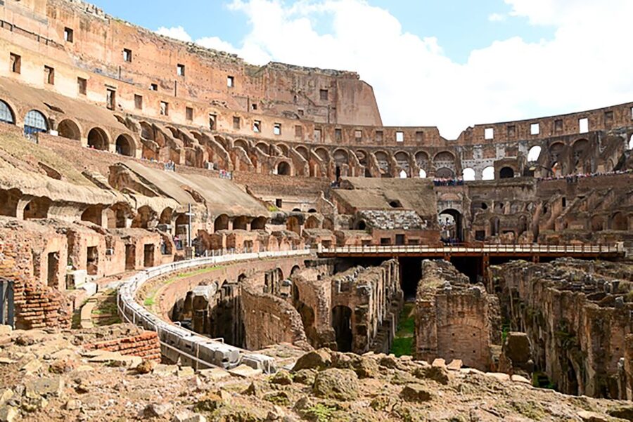 Rome: Guided Tour of Colosseum, Roman Forum & Palatine Hill - Entering the Colosseum
