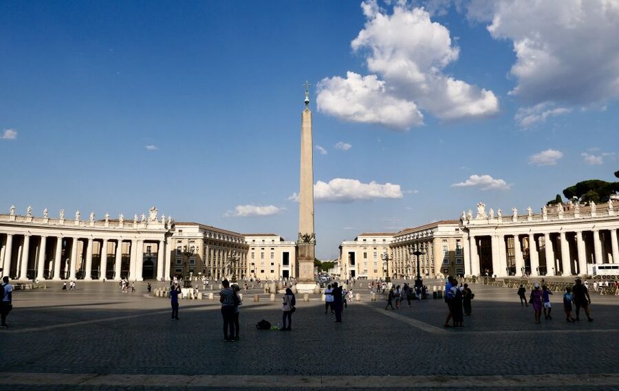 Rome: Guided Tour of St. Peter's Basilica with Dome Climb - What to wear and bring