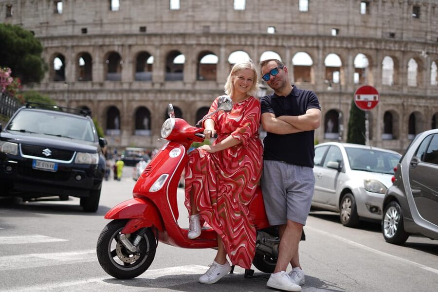 Rome: Guided Vespa Tour with Photo Stops - Trastevere and the Acqua Paola Fountain