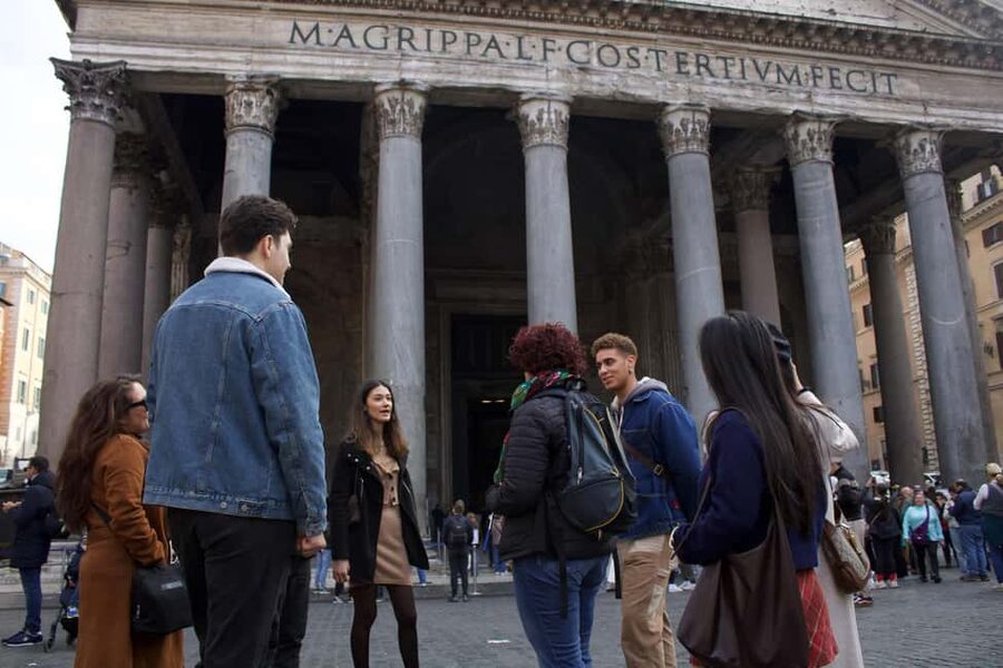 Rome: Guided Walking Tour in English or Spanish - The guides make the difference