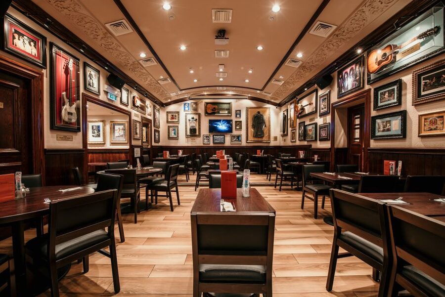 Rome: Hard Rock Cafe Experience - Memorabilia, windows, and the Roman setting