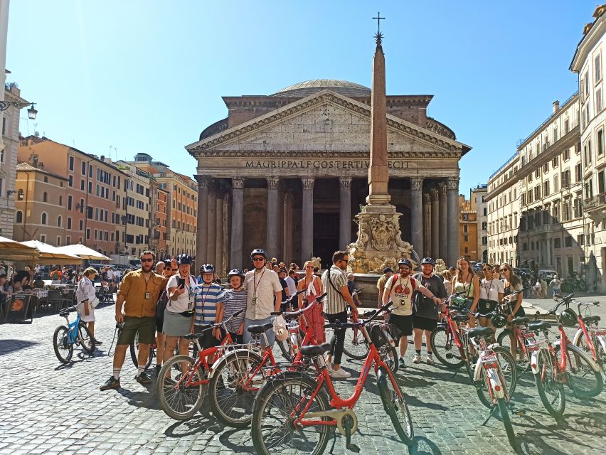 Rome: Highlights Bike Tour - Trevi Fountain after the short ride through central Rome