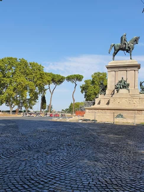 Rome: Highlights Golf Cart Tour with Pizza Snack & Gelato - Aventine Hill and the old city walls