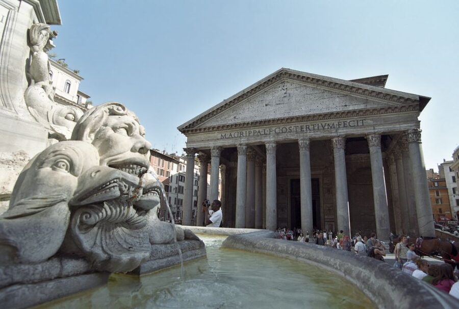 Rome: Pantheon Guided Tour with Entry Ticket and Headsets - The guide makes the biggest difference
