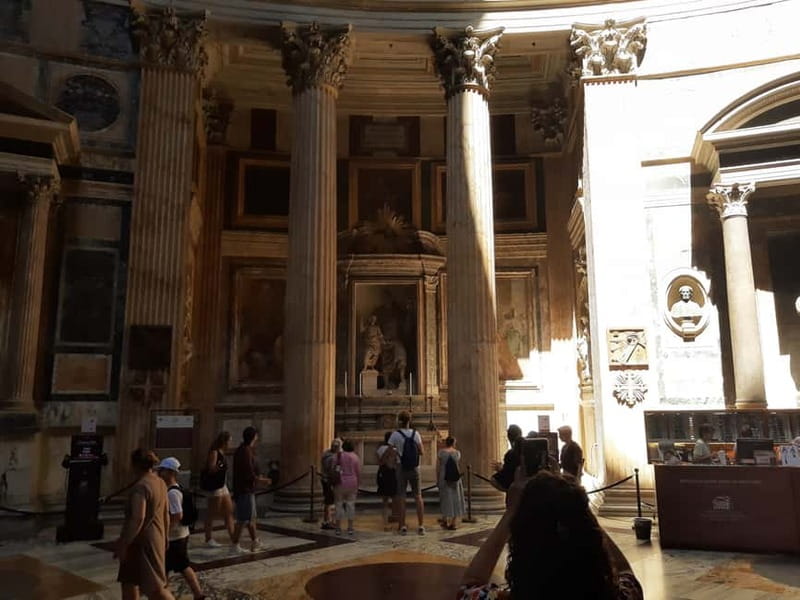 Rome: Pantheon Priority Entry Ticket & Audio Guide App - The dome, Oculus, and open-air ceiling