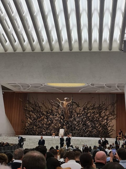 Rome: Papal Audience Tour With Reserved Access - Weather, clothing, and the early start