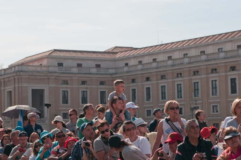 Rome: Papal Audience with Pope Leo XIV & Expert Guide - The Ceremony: Blessings, Hymns, and Speeches