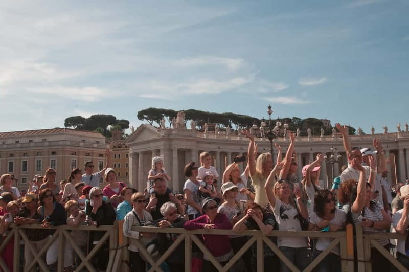 Rome: Papal Audience with Pope Leo XIV & Expert Guide - Timing, Clothing, and Physical Demands