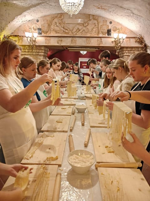 Rome: Pasta & Tiramisu Cooking Class near the Spanish Steps - A practical Rome food activity near the Spanish Steps