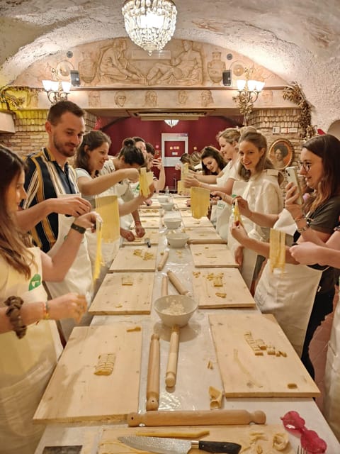 Rome: Pasta & Tiramisu Cooking Class near the Spanish Steps - Choosing tomato, pesto, or Alfredo sauce
