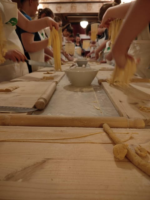 Rome: Pasta & Tiramisu Cooking Class near the Spanish Steps - Timing, cancellation, and what to bring